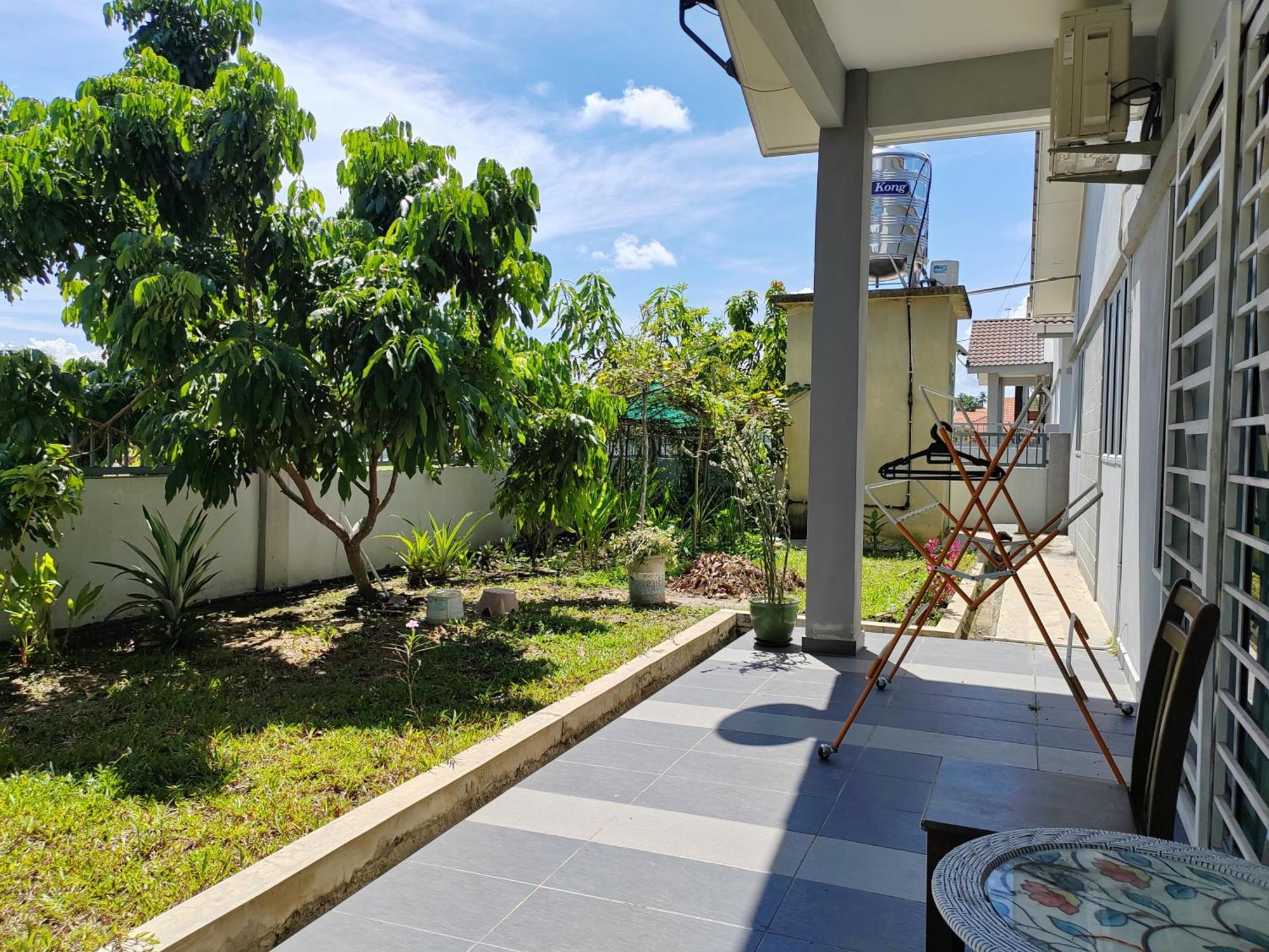 Teratak Delisha -Musslim Villa Kampong Jemampar Exterior photo